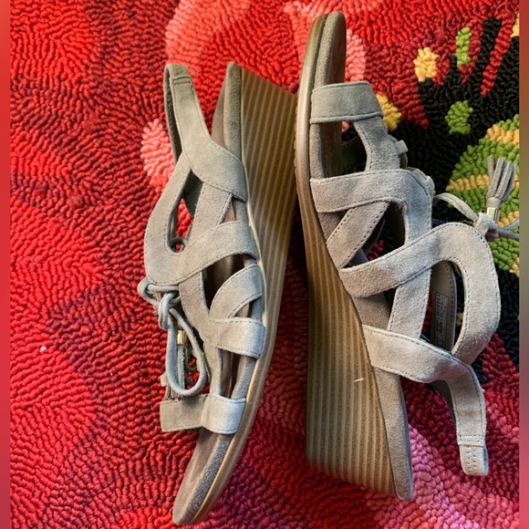 ⭐️ Sz 9 Vionic Kalie Grey Suede Wedge Strappy Slingback Sandals Orthotic - Picture 6 of 7
